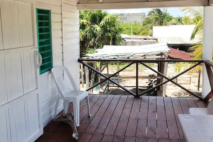 Acogedora Casa de Madera a unos Pasos del Mar en Xcalak, el último rincón virgen de Quintana Roo.